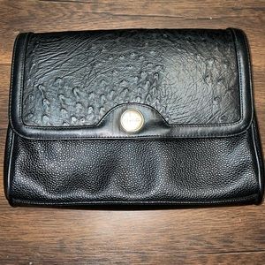 Chaus black clutch